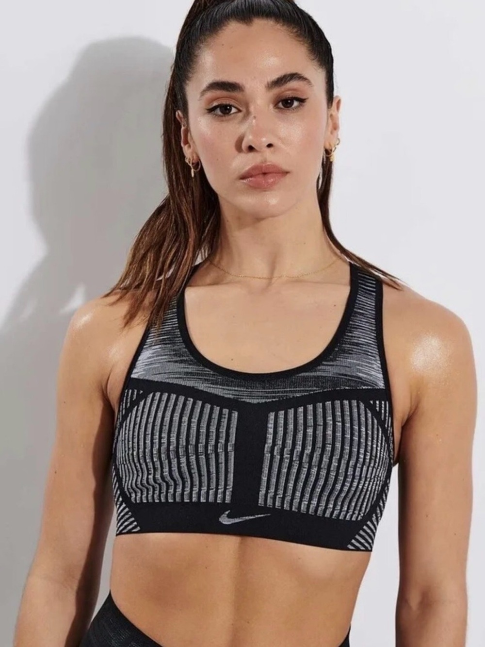 Nike Flyknit Womens Size L Black Gray High Support Bra running Sporty